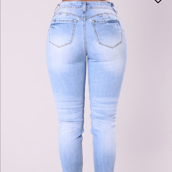 Fashion Nova NWT jeans size 5! - Picture 2 of 3
